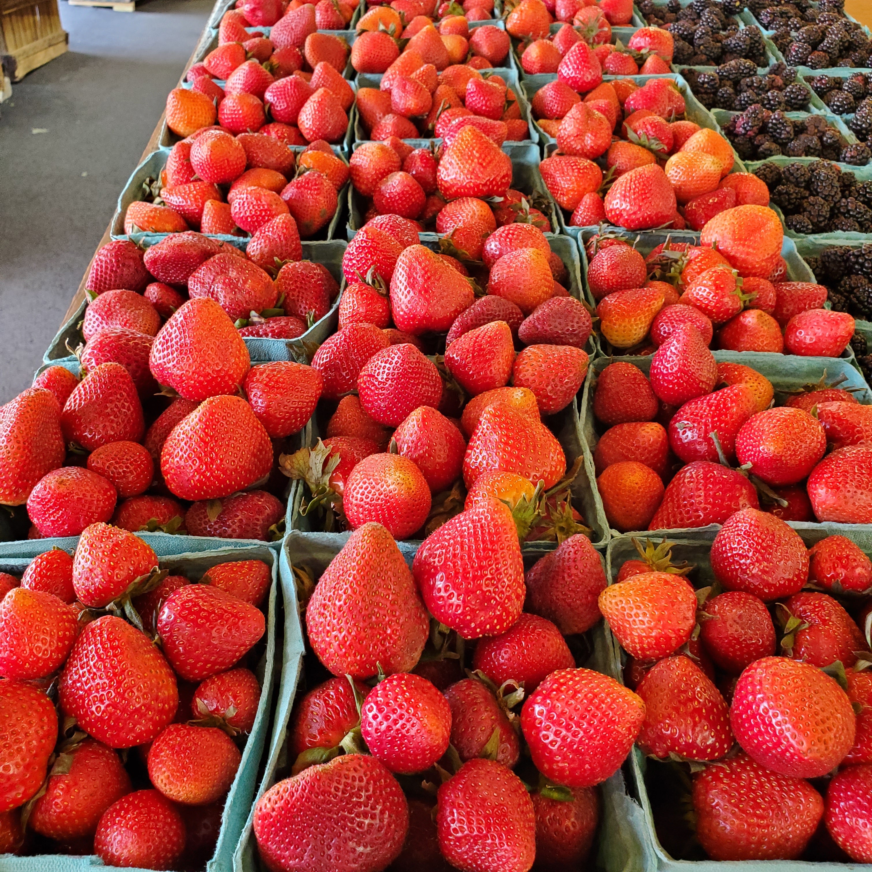Berries Strawberries 1.5 + lbs